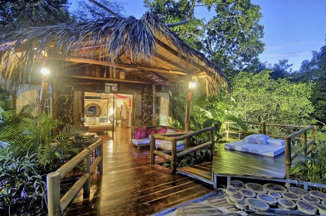 Ocho Artisan Bungalows (Adults Only) Tamarindo Buitenkant foto