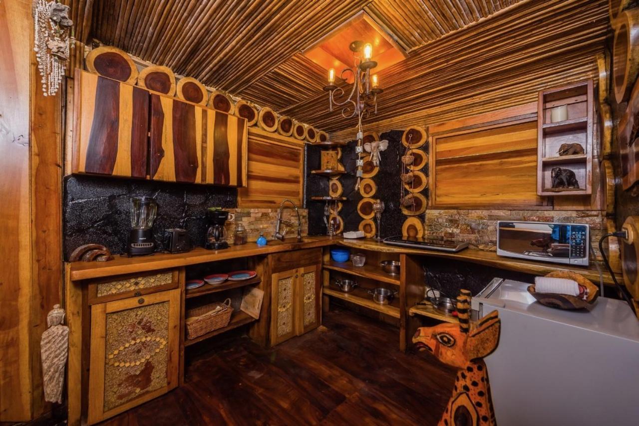 Ocho Artisan Bungalows (Adults Only) Tamarindo Buitenkant foto