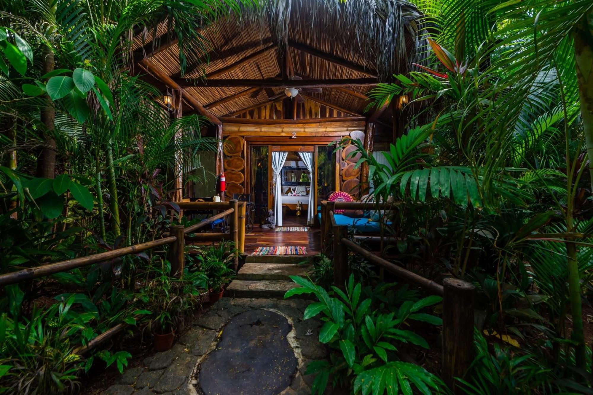 Ocho Artisan Bungalows (Adults Only) Tamarindo Buitenkant foto